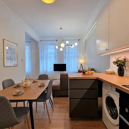 Centro Downtown Premium Apartment
